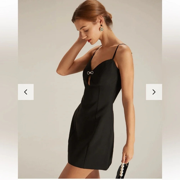 The Black V Neck Cutout  Sleeveless Mini Dress size med LBD sexy rhinestone bow - Picture 3 of 16